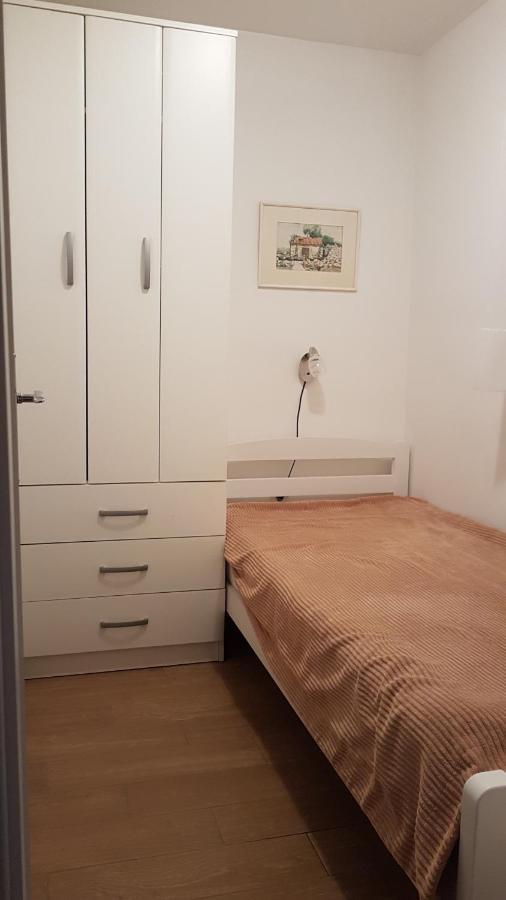 Apartmani Ljerka Малинска Екстериор снимка