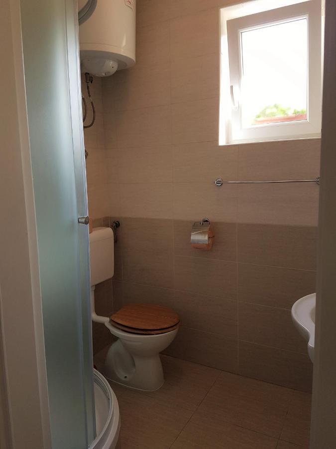 Apartmani Ljerka Малинска Екстериор снимка