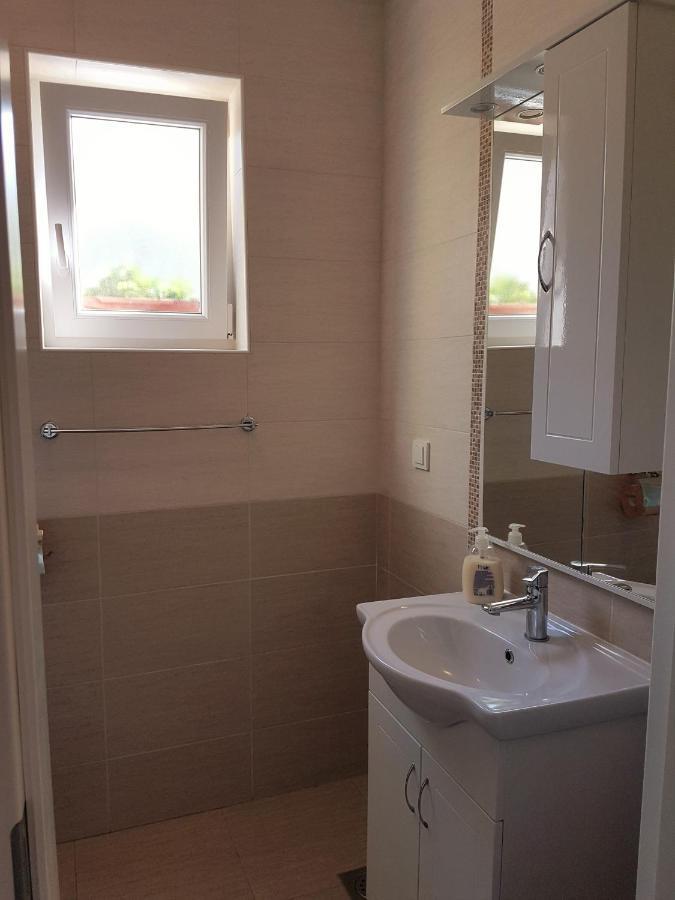 Apartmani Ljerka Малинска Екстериор снимка