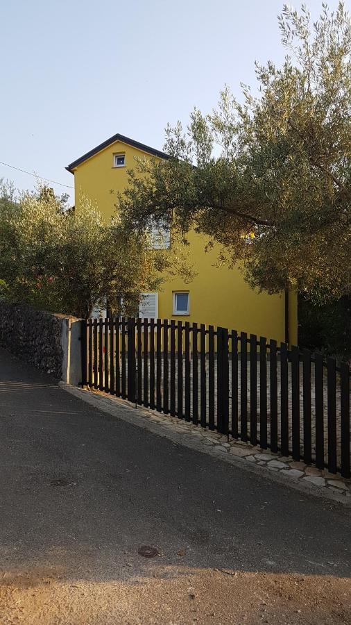 Apartmani Ljerka Малинска Екстериор снимка