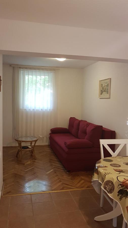 Apartmani Ljerka Малинска Екстериор снимка