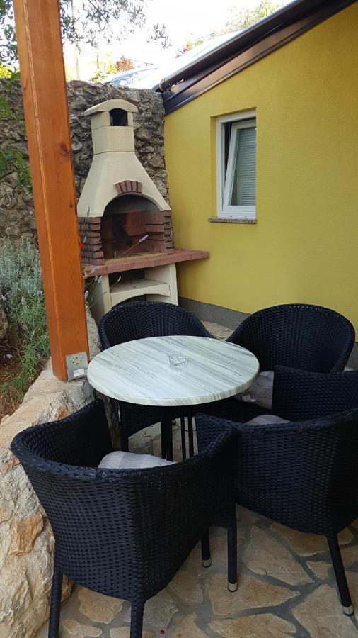 Apartmani Ljerka Малинска Екстериор снимка