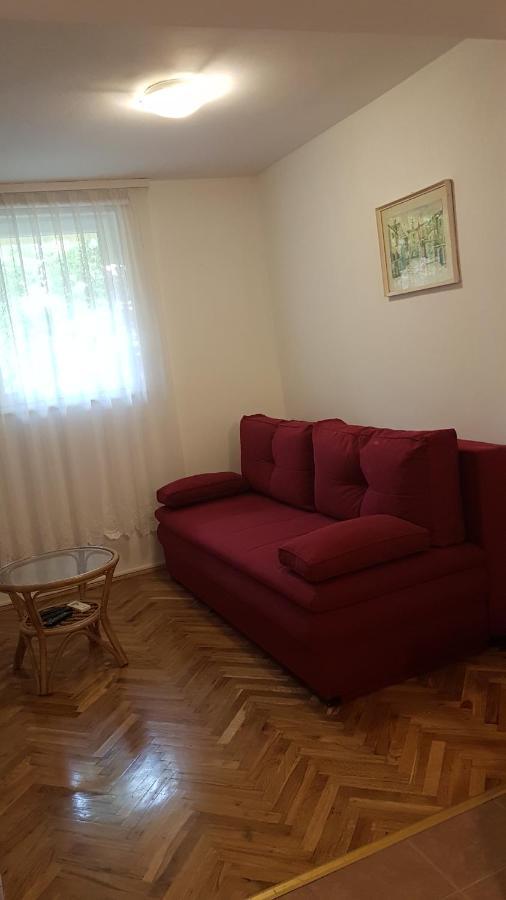 Apartmani Ljerka Малинска Екстериор снимка