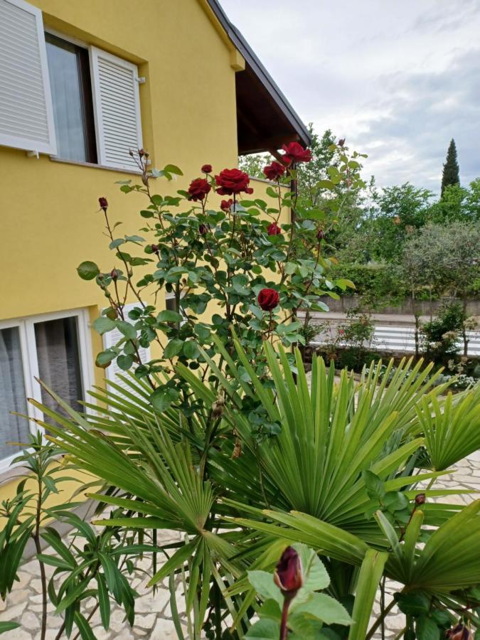 Apartmani Ljerka Малинска Екстериор снимка
